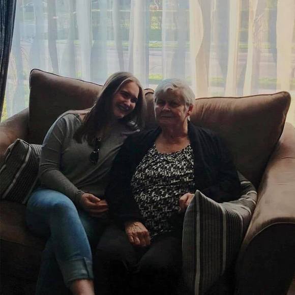 Meet your Posher, Emilie - Picture 1 of 1